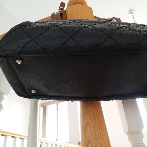 Auth Chanel Black Glazed Calfskin On the Road Tote Bag - Pre-owned - Picture 9 of 16